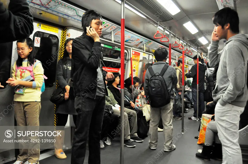 Hong Kong: passengers in the subway