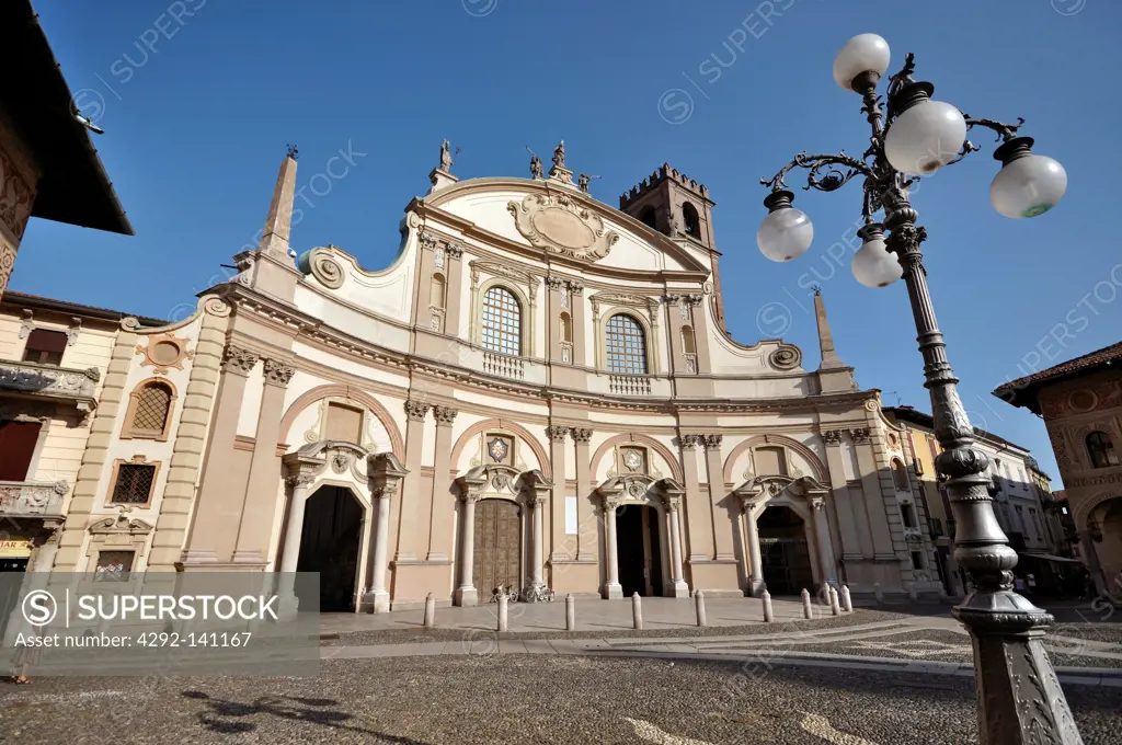Italy, Lombardy, Vigevano, Ducale Square, Cathedral