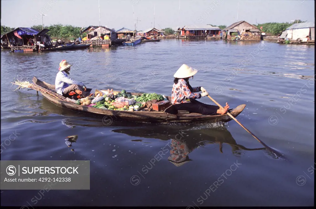 Asia, Cambodia, Tonle Sap lake, floating market
