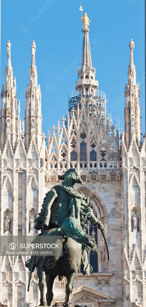 Monument to Vittorio Emanuele II in Piazza Duomo in Milan, created by Ercole Rosa in 1896, represents the king as he leads the soldiers at the Battle of San Martino