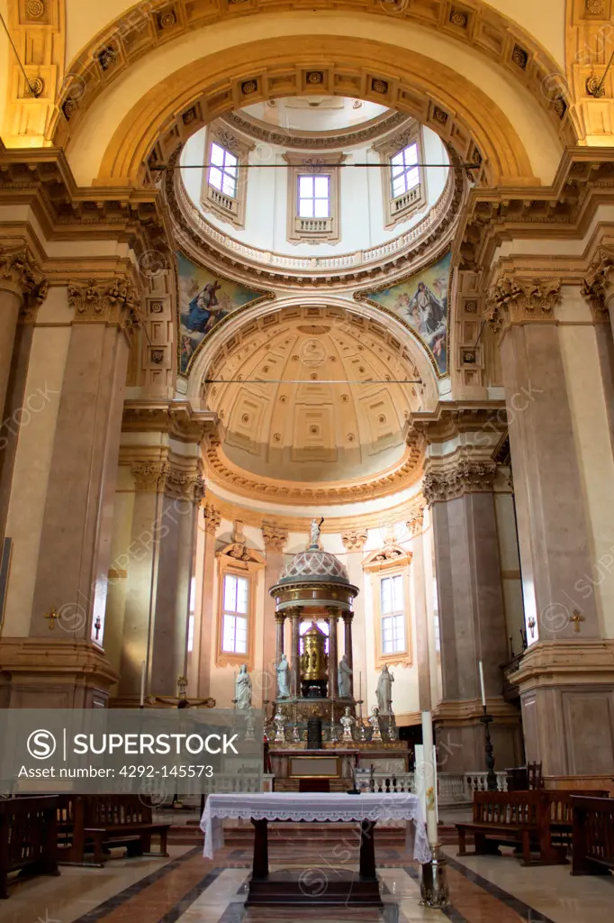 Italy, Lombardy, Milan, San Fedele church, altar