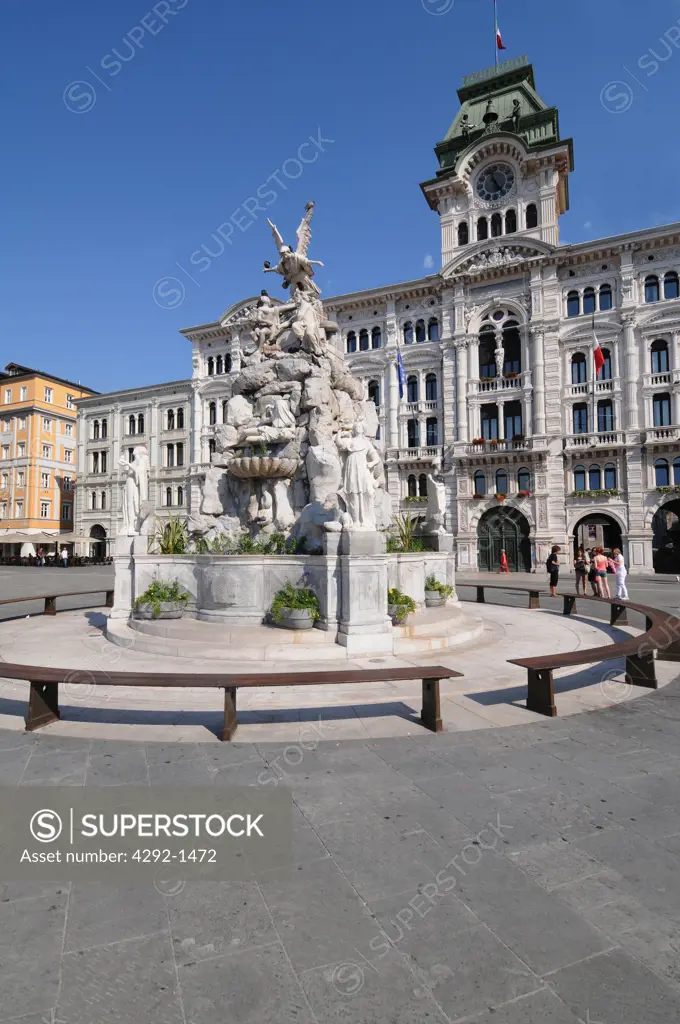 Italy, Friuli Venezia Giulia, Trieste, Unità d'Italia Square, the City Hall and the 4 continents statue