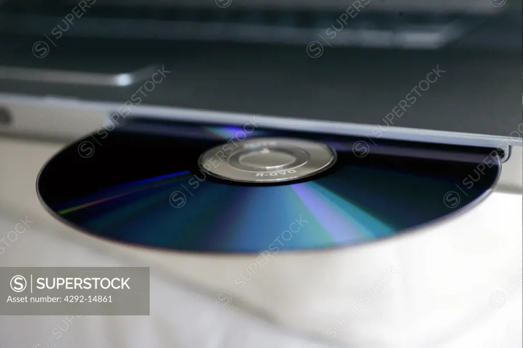 Placing cd in laptop