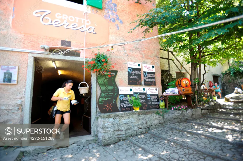 Switzerland, Canton Ticino, Lake Lugano, restaurant Grotto Teresa, near Gandria