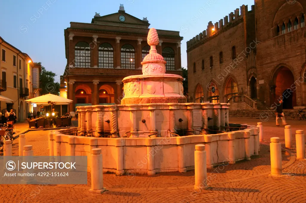 Italy, Emilia Romagna, Rimini, Cavour Square, Fontana della Pigna, Fountain
