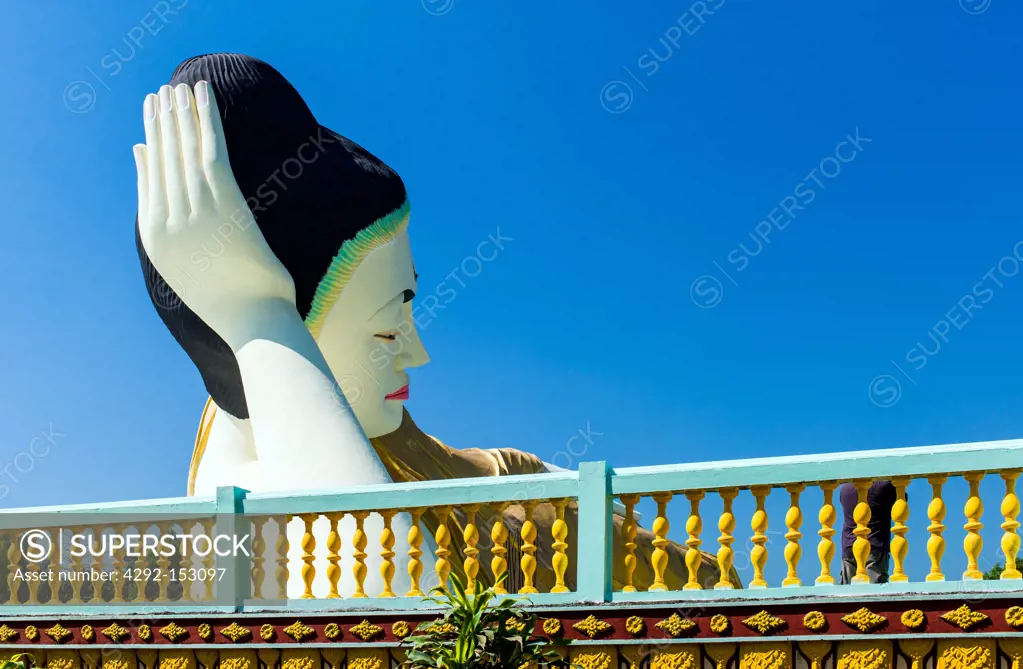 Myanmar, Bago, the huge statue of the reclining Buddha (Shwethalyaung Buddha)
