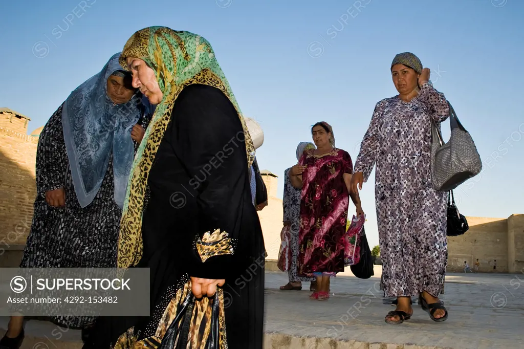 Uzbekistan, Bukhara, women