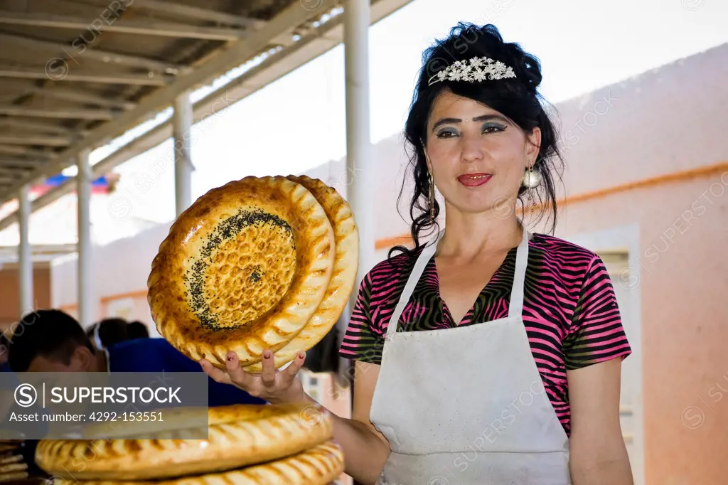 Uzbekistan, Kokand, Bread market