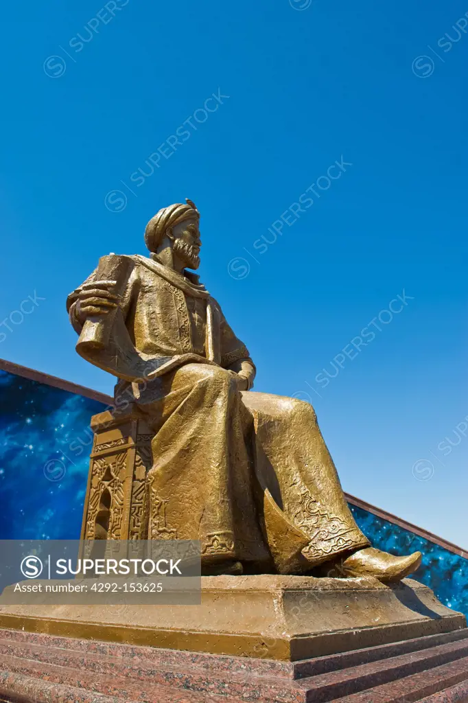 Uzbekistan, Samarkand, Mirzio Ulugbek statue