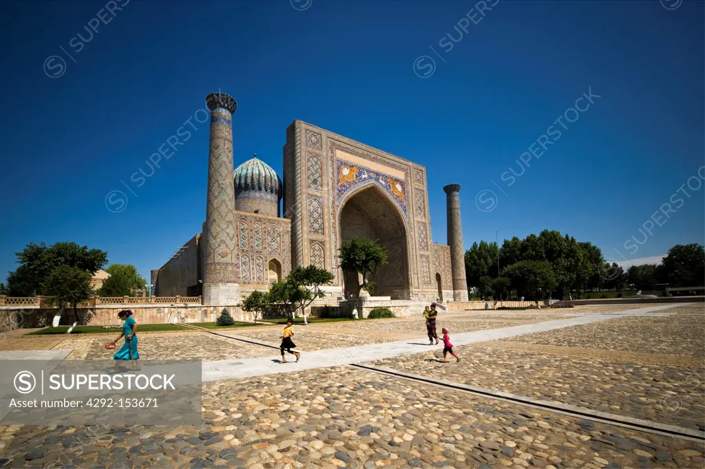 Uzbekistan, Samarkand, Registan, Shir Dor Madrasah
