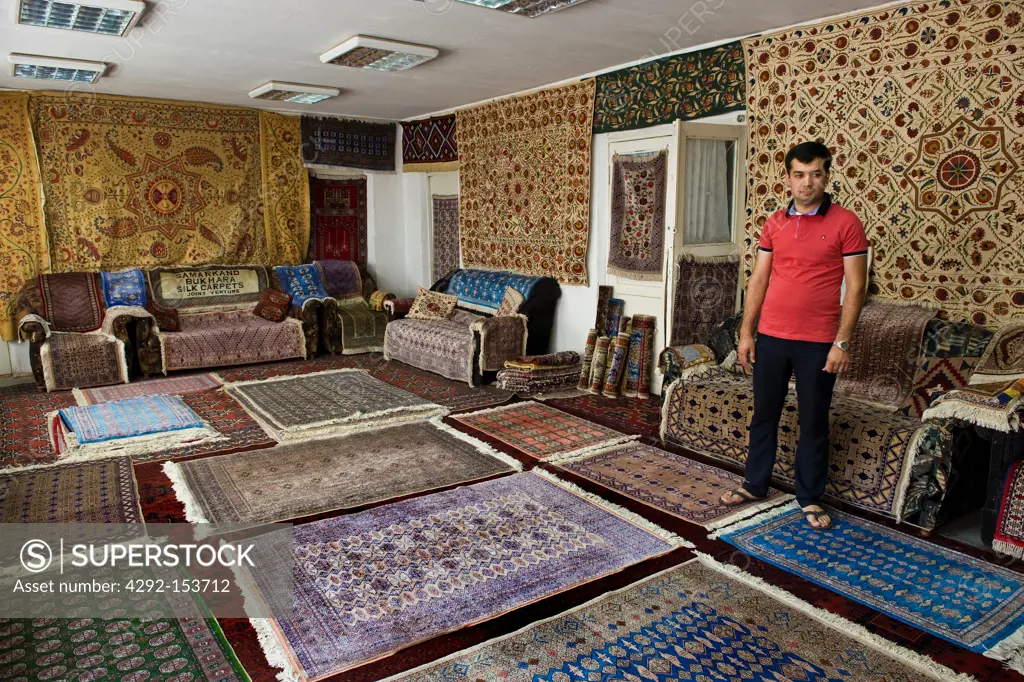Uzbekistan, Samarkand, carpets shop