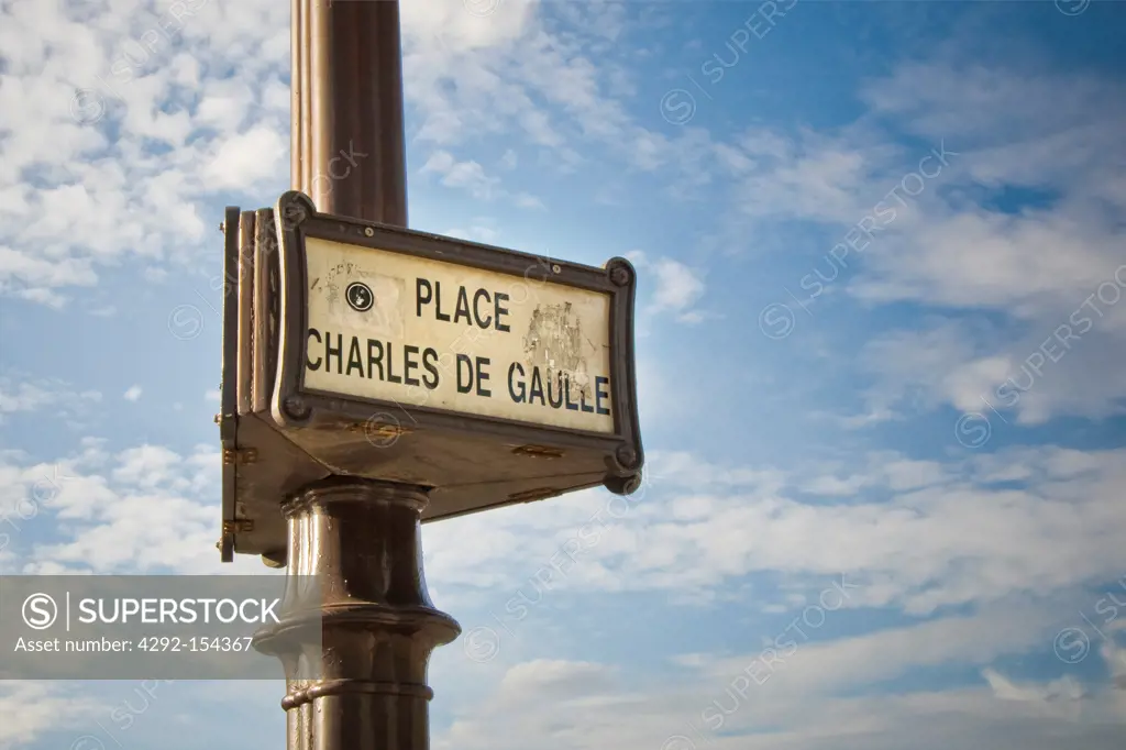 France, Ile de France, Paris, Charles de Gaule town square