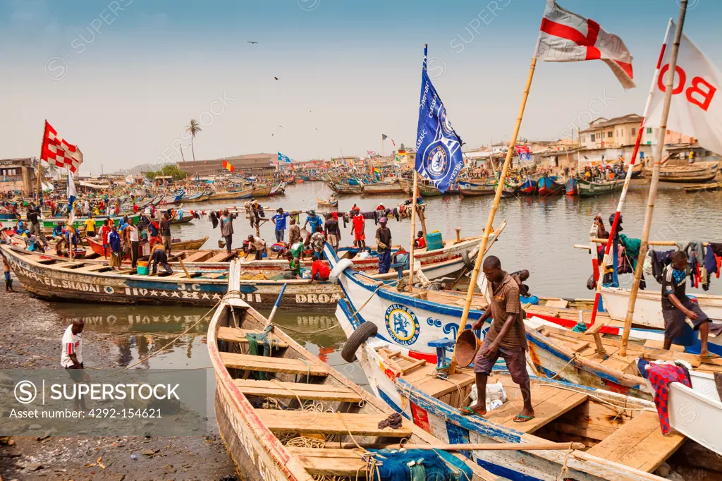 Africa, Ghana, Elmina, fishermen harbour