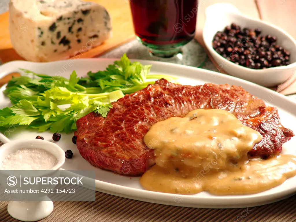 Steak with Roquefort cheese sauce