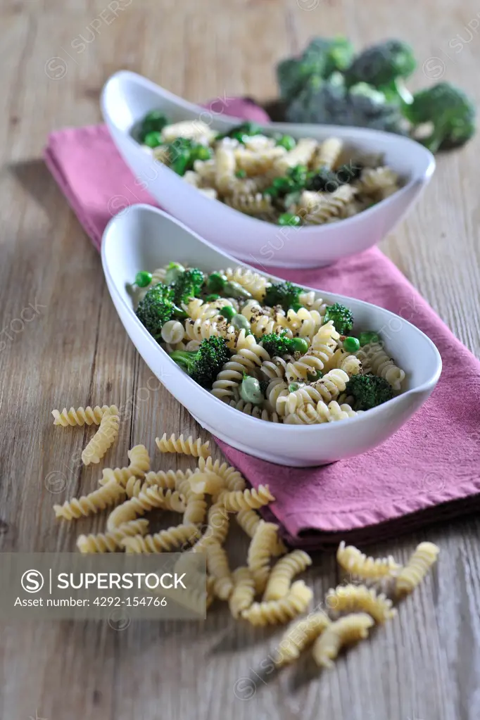 Gluten free pasta spirals with broccoli, peas and broad beans