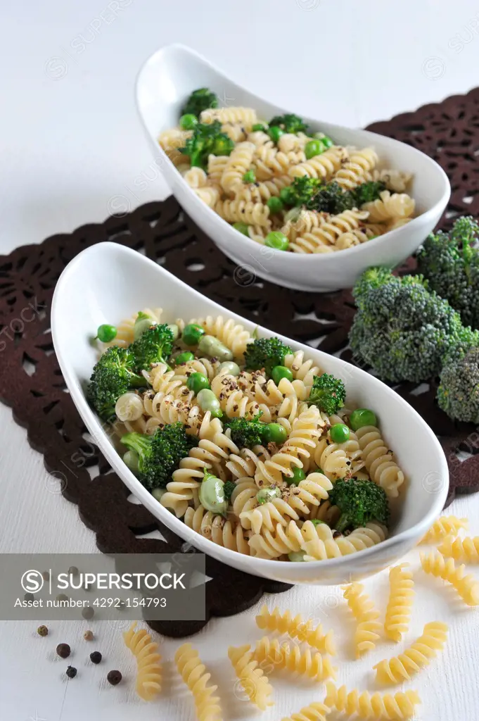 Gluten free pasta spirals with broccoli, peas and broad beans