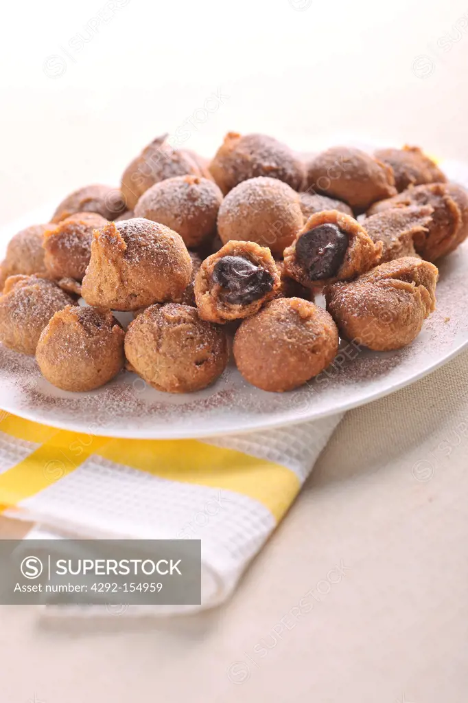 Chocolate puffs filled with chocolate cream