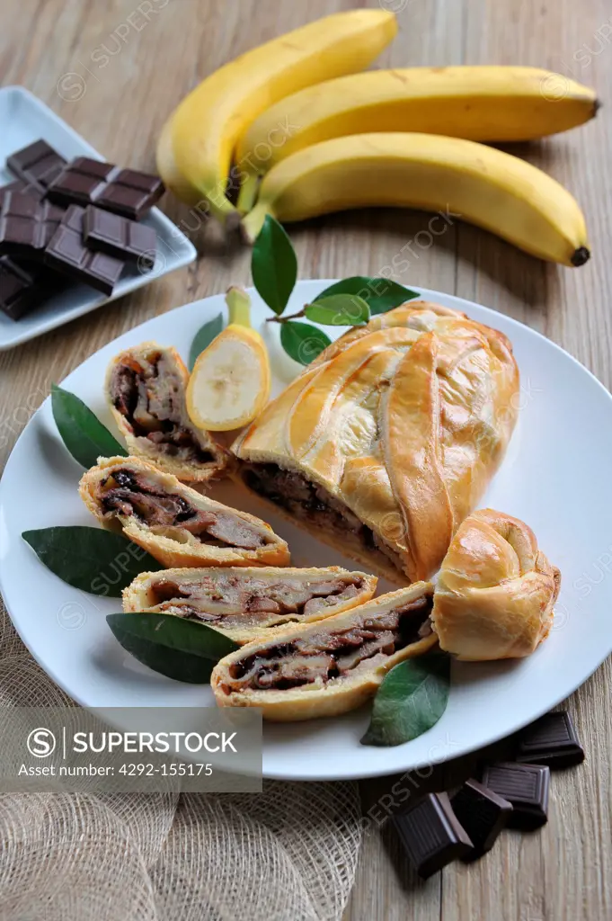 Strudel filled with banana and chocolate cream