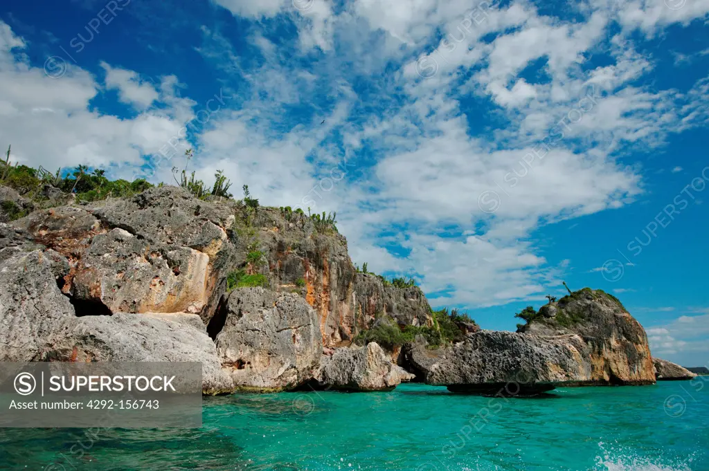 Dominican Republic, national Park de Jaragua, rocky coast close to Bahia des Aguilas