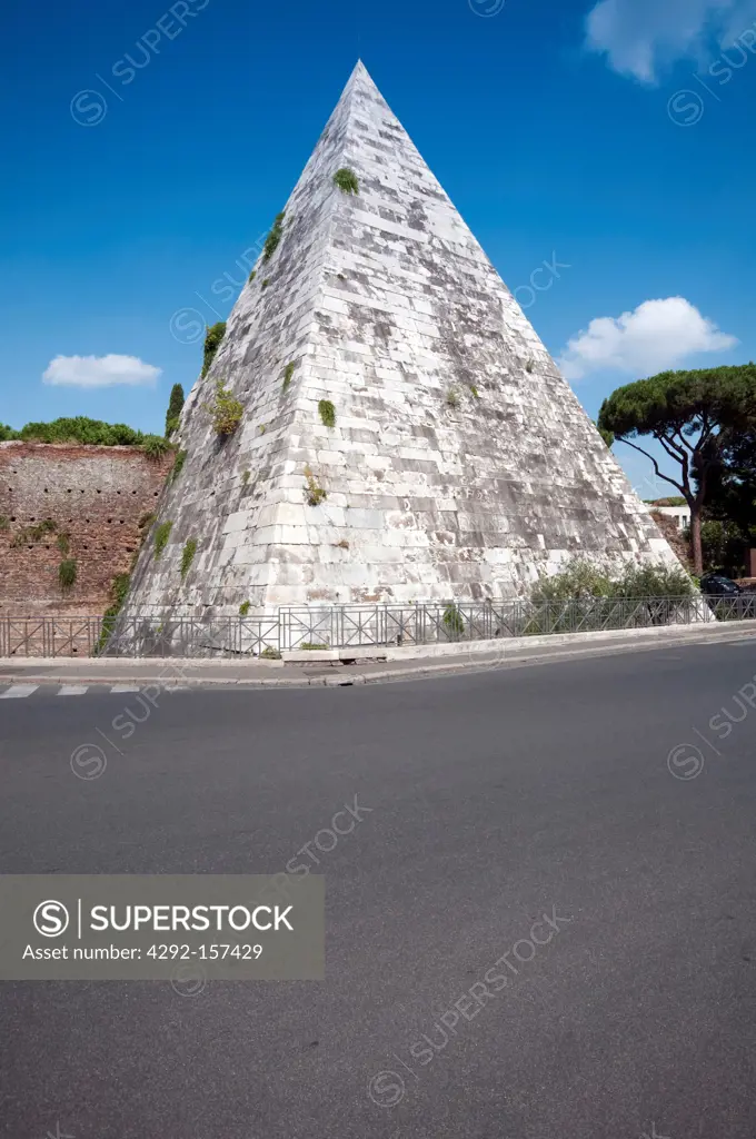 Italy, Lazio, Rome, Ostiense district, Cestia Pyramid