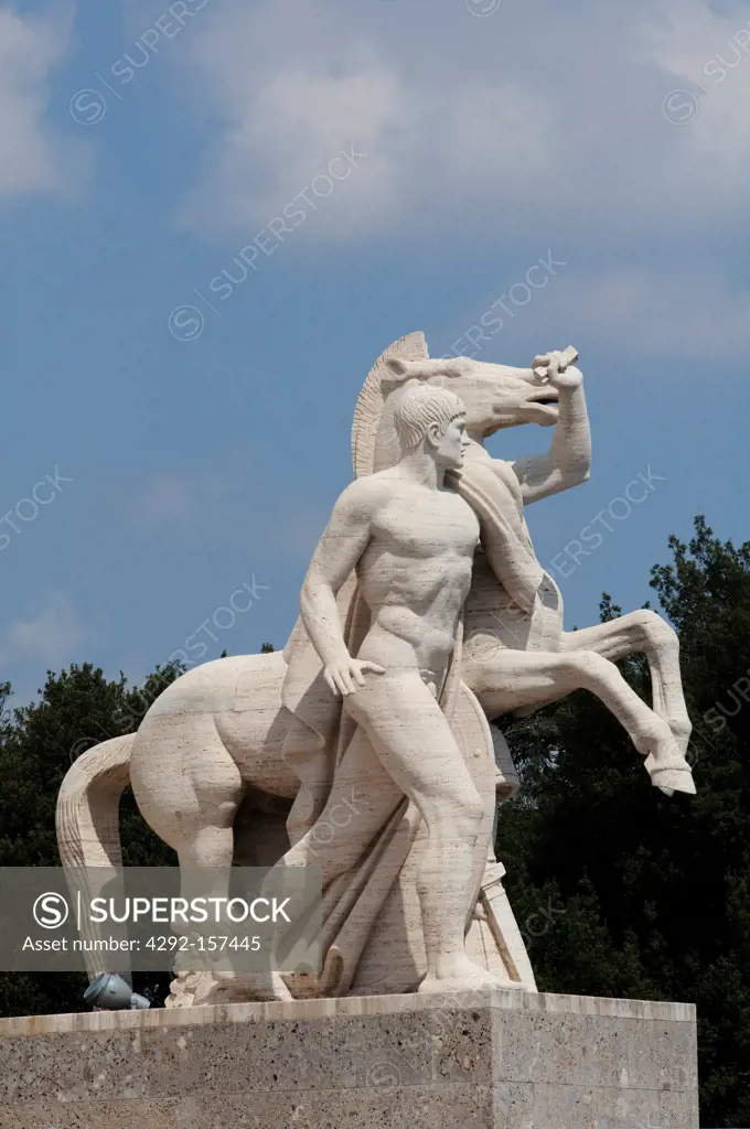 Italy, Lazio, Rome, EUR district, Palazzo della Civiltà del Lavoro, Statue