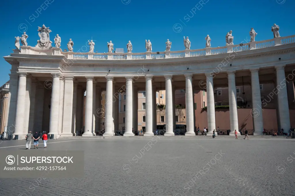 Italy, Lazio, Rome, Vatican, St. Peter's Square, Bernini's Colonnade