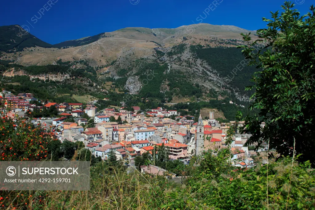 Italy, Abruzzo, view of the town of Palena and the Majella national park