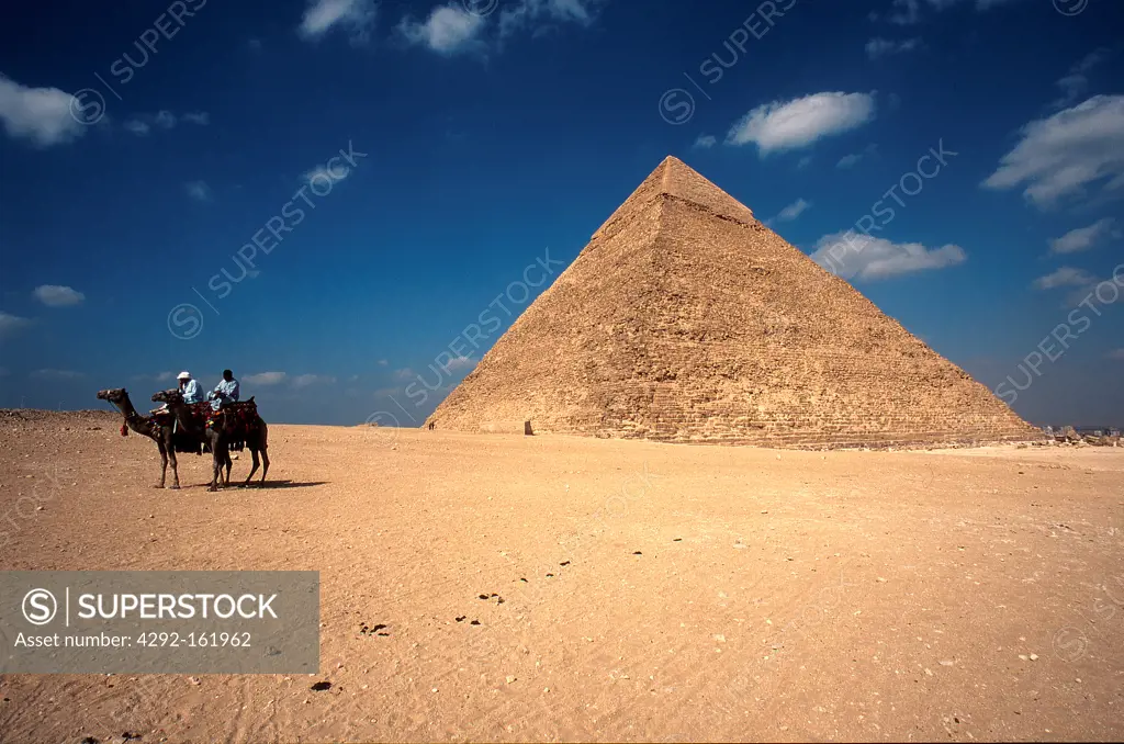 Africa, Egypt, Cairo, Giza, the Chephren Pyramid and camel riders