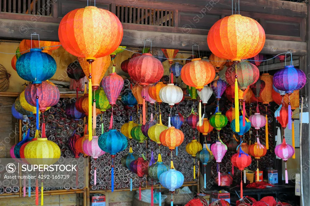 Vietnam, Hoi An, Lamp shop in the historic city in Hoi An