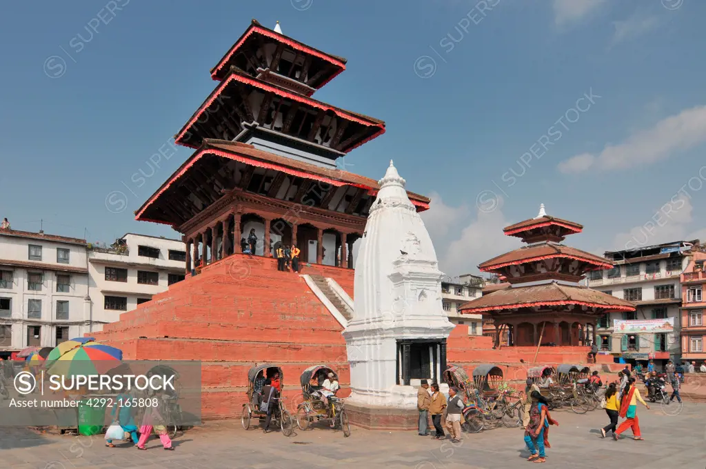 Nepal, Kathmandu, Narayan Temple and Maju Dega with white coloured Kamadev Temple dedicated to the God of Love. Durbar Square