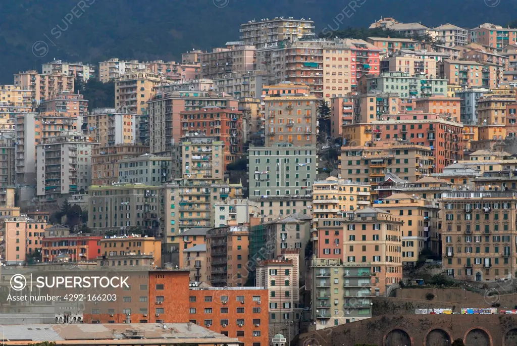 Italy, Liguria, houses of Genoa seen from the harbour