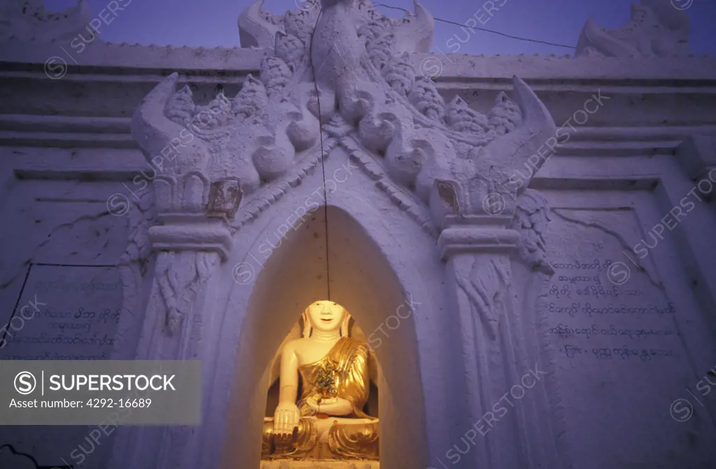 Burma, Mandalay Shaykyatyet Pagoda