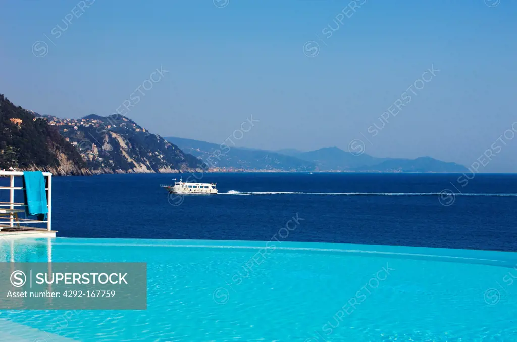 Italy, Liguria, Rapallo, swimming pool on the sea at Excelsior Palace Hotel