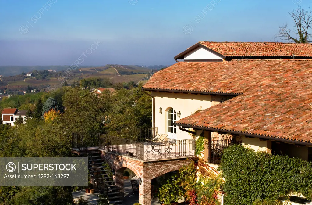 Italy, Piedmont, Mombaruzzo, La Villa Hotel, the garden and the building, details