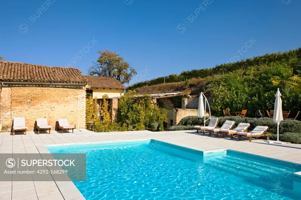 Italy, Piedmont, Mombaruzzo, La Villa Hotel, the swimming pool