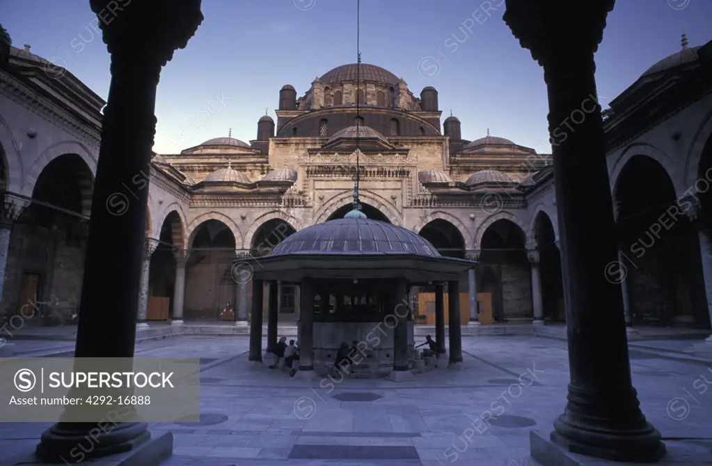 Turkey, Istanbulthe, the courtyard of Beyazit Mosque