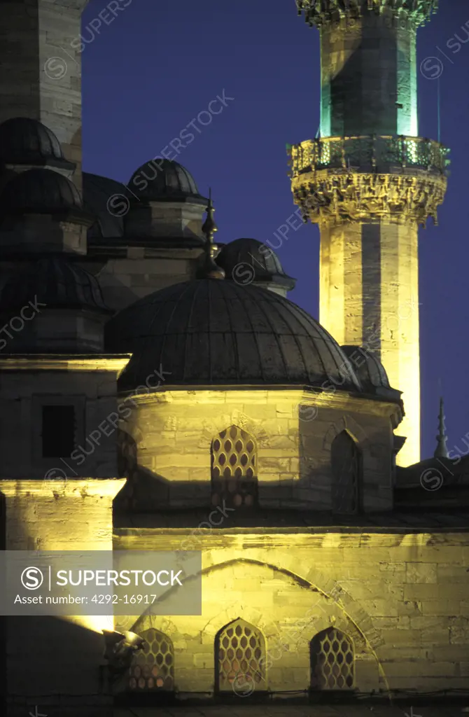 Turkey, Istanbul, Yeni Mosque at night