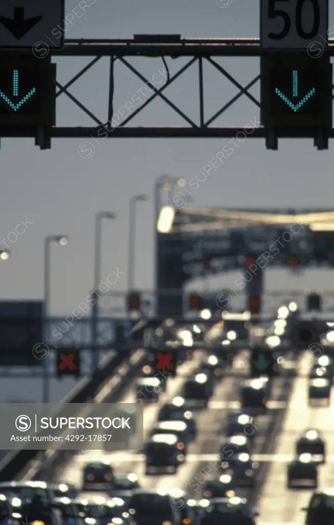 Traffic on the Pont J. Cartier, Montreal, Canada