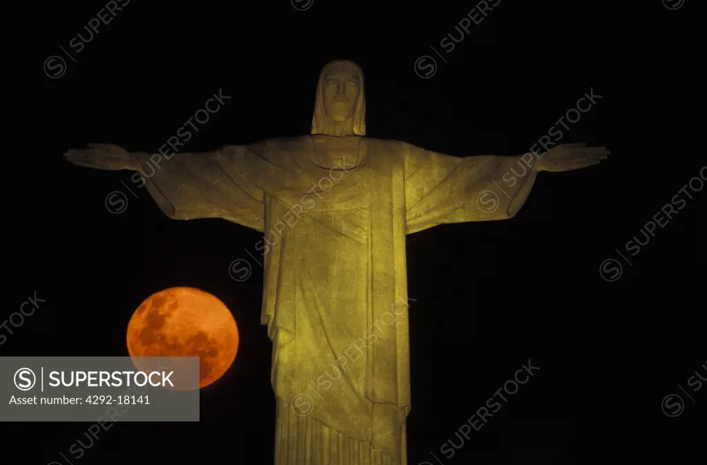 Brazil, Rio de Janeiro: Corcovado at night