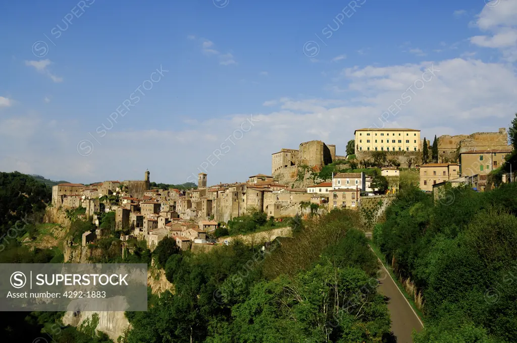 Italy, Tuscany, Sorano, view of the Town