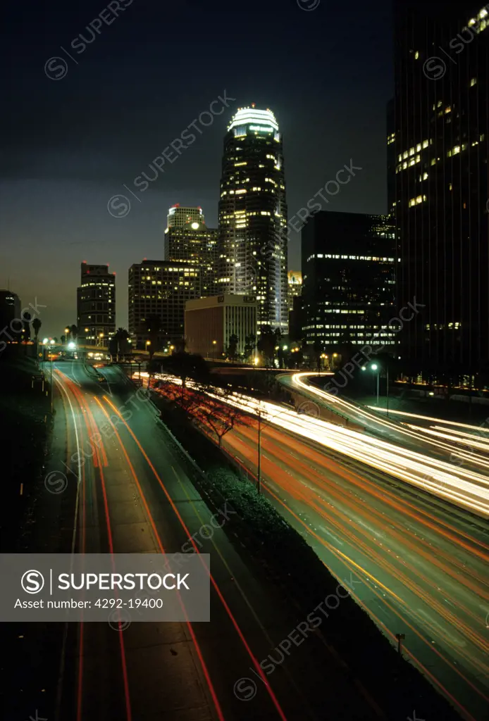 USA, California, Los Angeles skyline at dusk