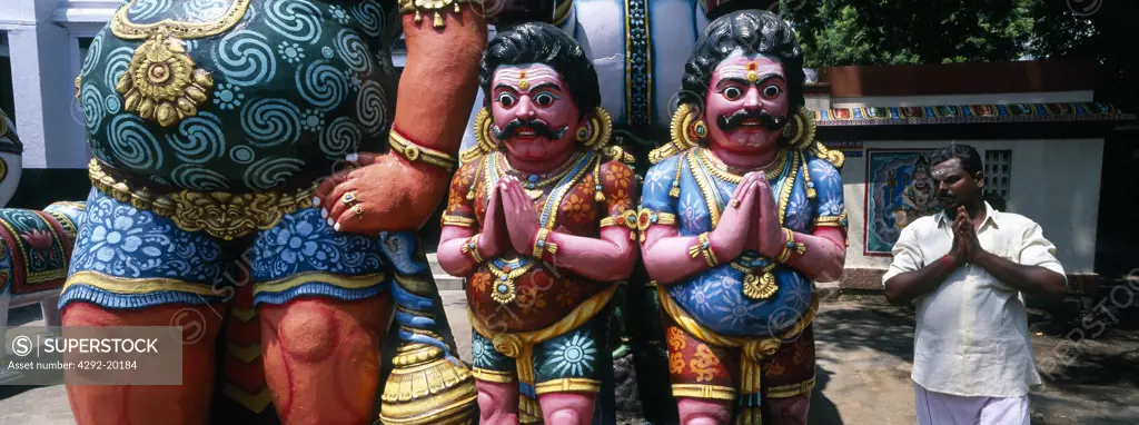 India, Tamil Nadu, Madurai, statues at Kochadai temple
