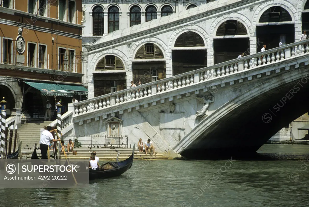 Italy, Venice, Rialto bridge on Canal Grande, gondola