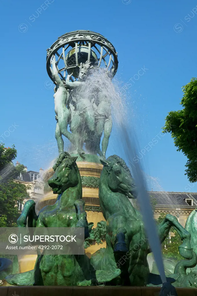 France, Paris, Luxembourg Garden, Fontaine de Observatoire, Fountain