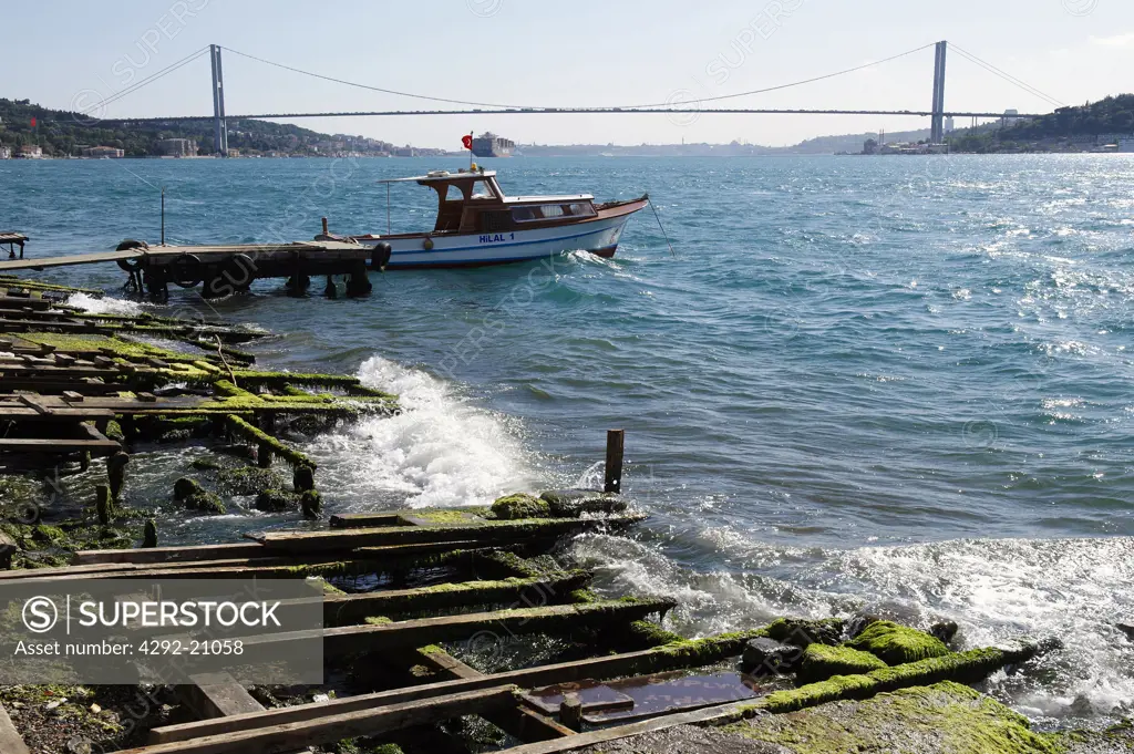 turkey, Istambul, Bosphorus Anatolian Side Kuleli, Bosphoros Bridge