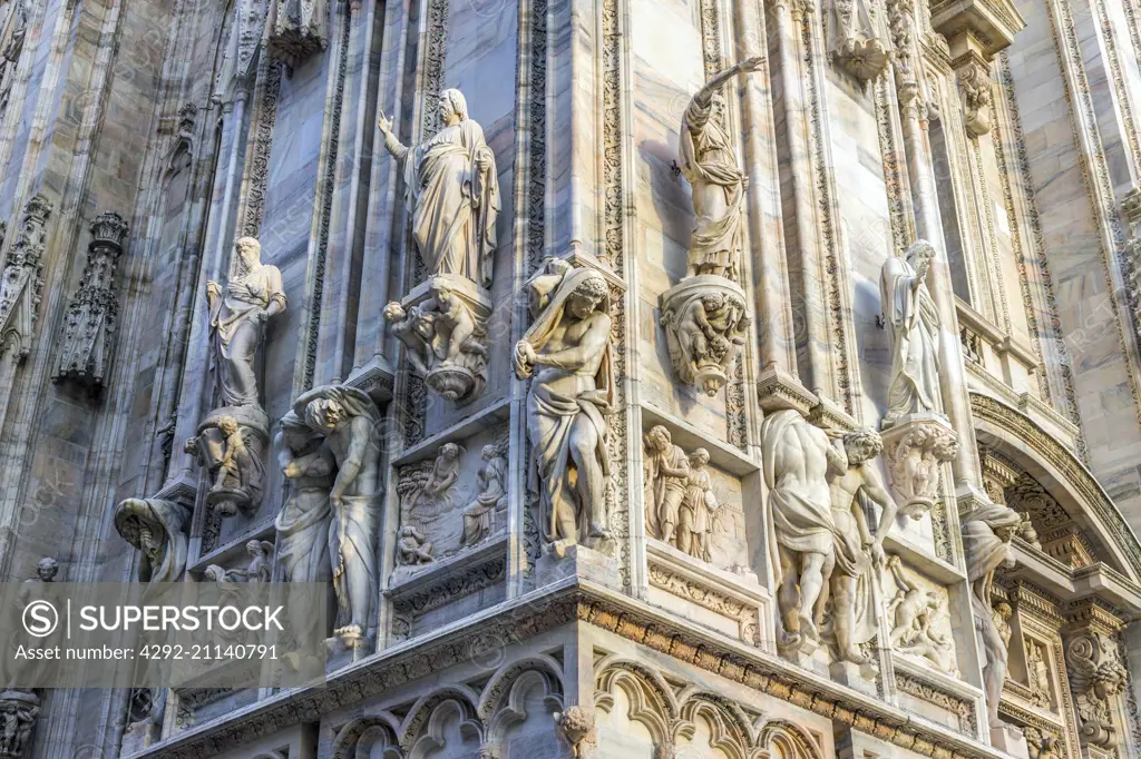 Italy, Lombardy, Milan, Piazza Duomo, cathedral detail