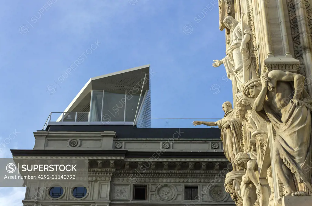 Italy, Lombardy, Milan, Piazza Duomo, cathedral detail