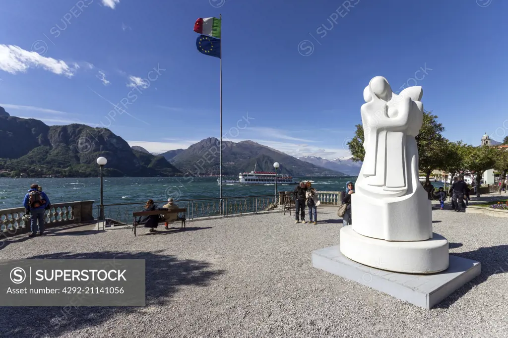 Italy, Lombardy, Como lake, Bellagio, sculpture on the promenade