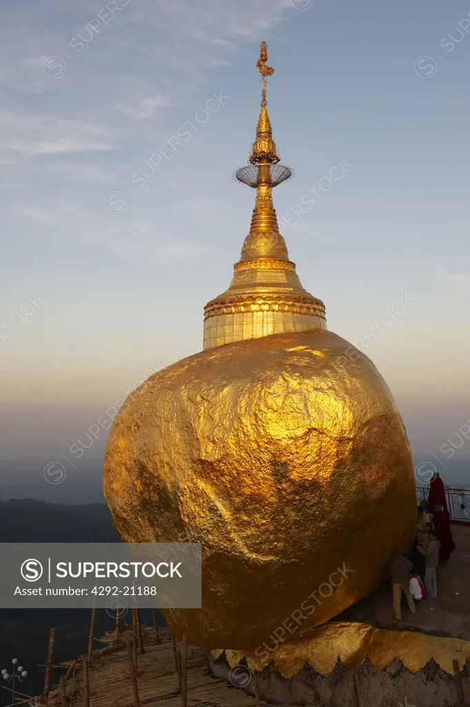 Myanmar, Burma, Kyaikhtuyo, Kyaiktiyo pagoda, Buddhist temple, Golden Rock