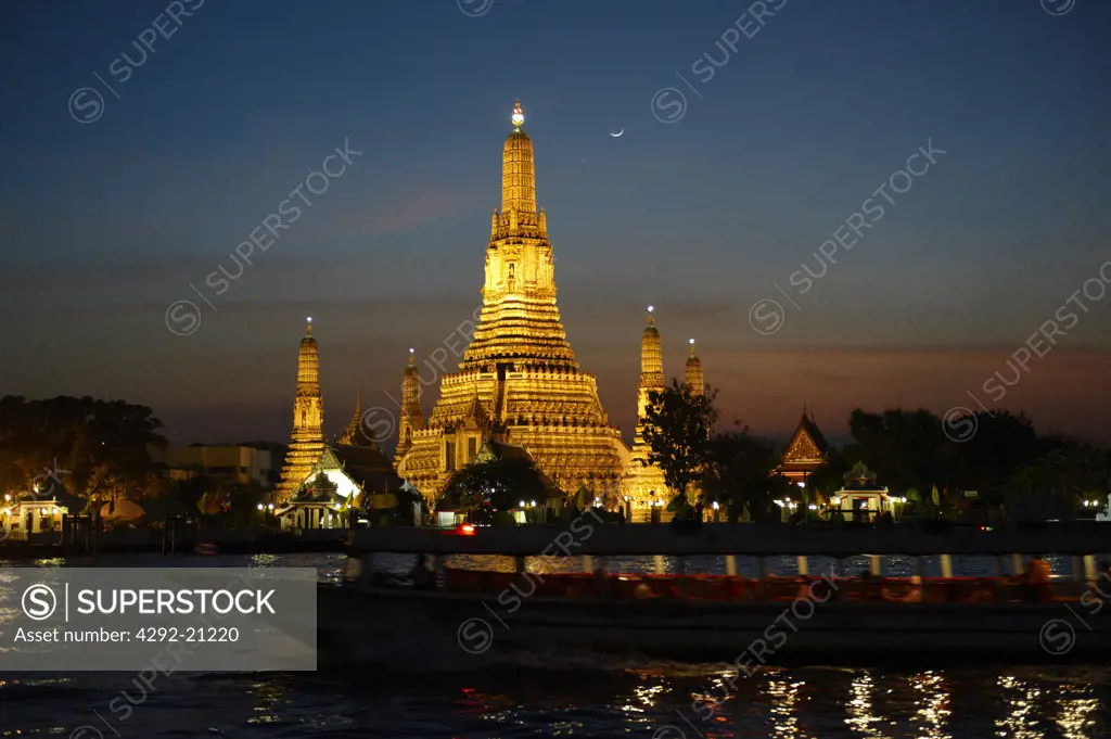 Thailand, Bangkok, Wat Arun, Buddhist Temple at Night